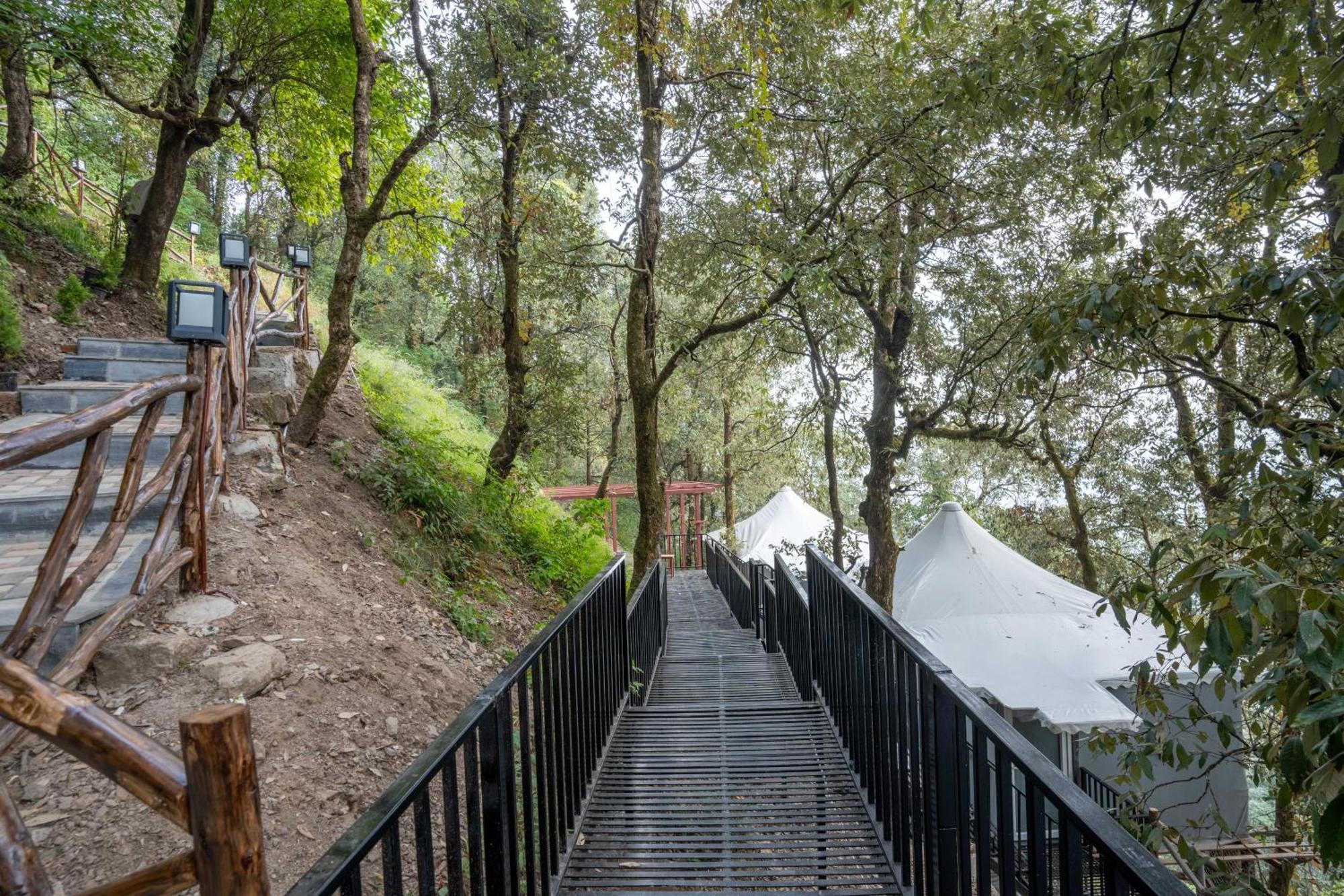 The Whispering Oaks Hotel Naini Tāl Exterior foto